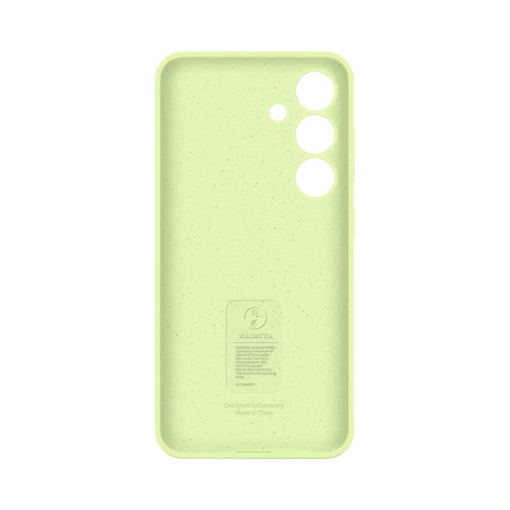 Lichtgroene telefoonhoes met drie cameralgaten en tekst.