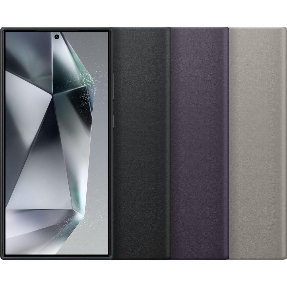Een smartphone met abstracte grijze achtergrond en drie telefoonhoesjes ernaast.
