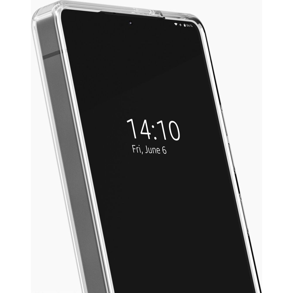 Ein Smartphone in einer transparenten Hülle zeigt 14:10 und Freitag, 6. Juni.