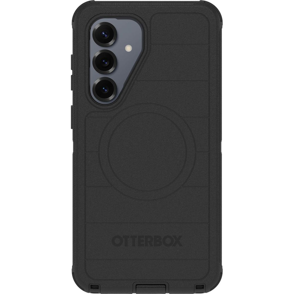 Custodia nera Otterbox per telefono con tre fotocamere e impugnatura testurizzata.