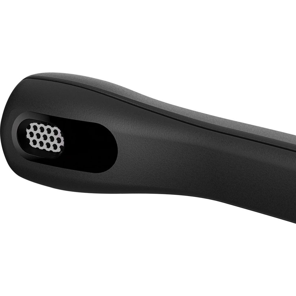 Zbliżenie czarnego uchwytu z wzorem kratki.