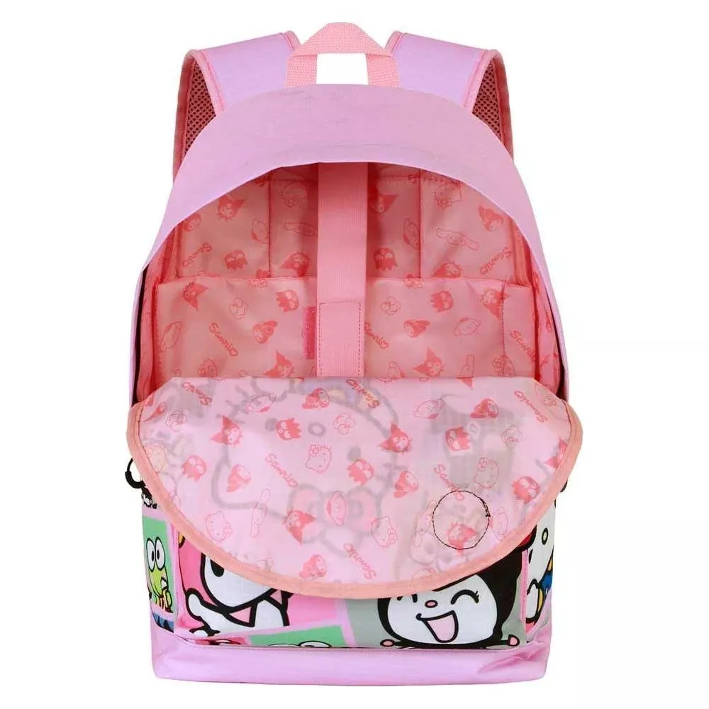 Una mochila rosa con personajes de Sanrio en el bolsillo delantero y el forro interior.