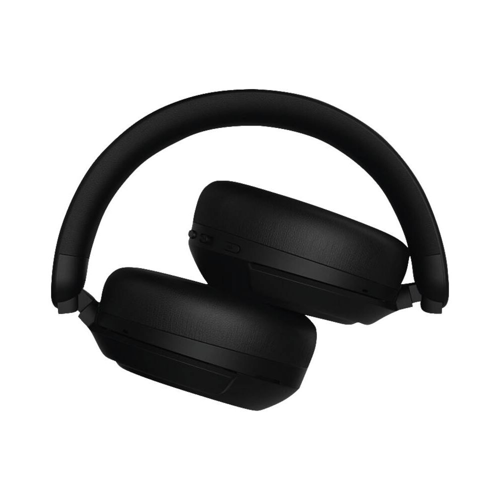Auriculares negros con almohadillas y diadema curvada, plegados.