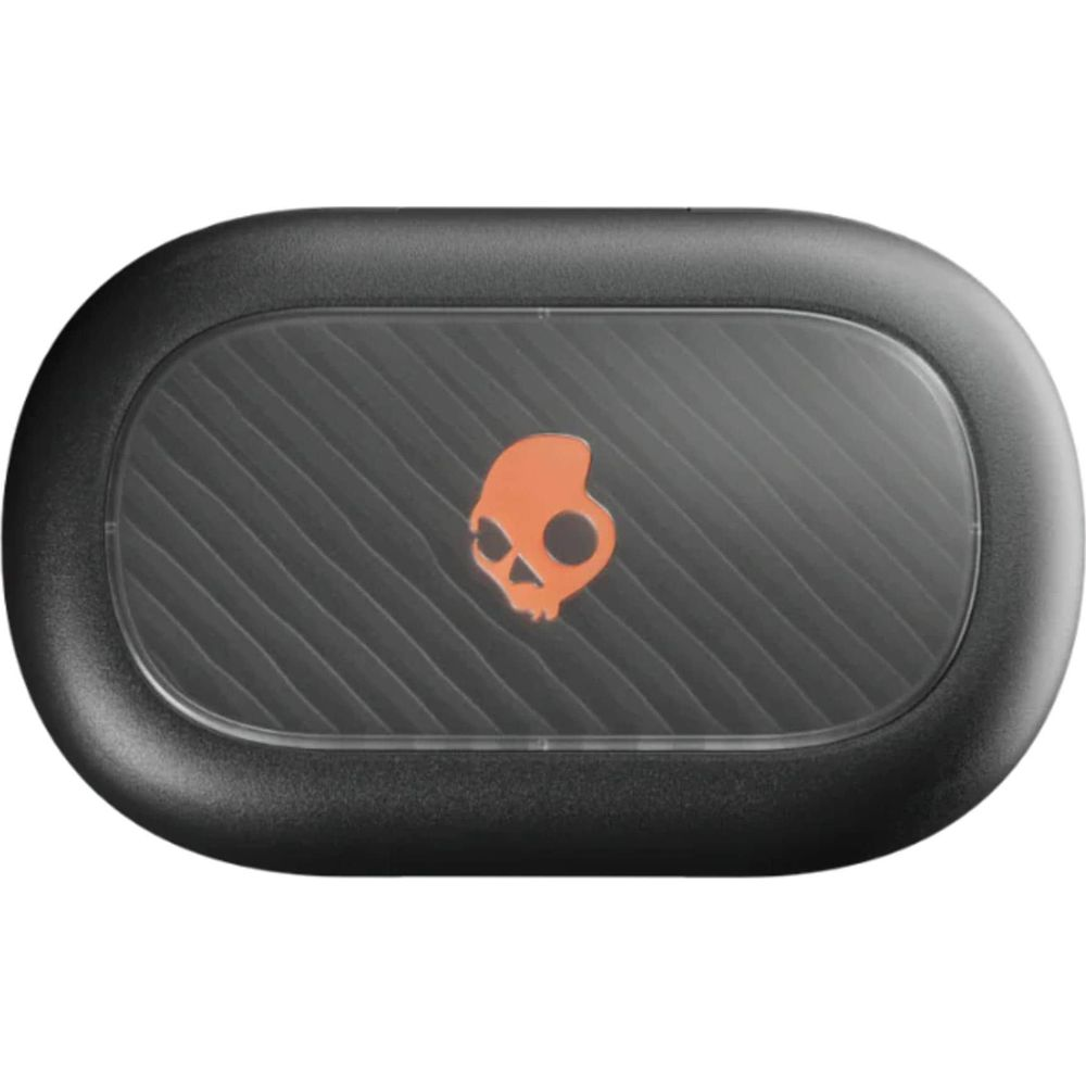 Ein schwarzes Ladecase mit einem orangefarbenen Totenkopf-Logo und einer gemusterten Oberfläche.