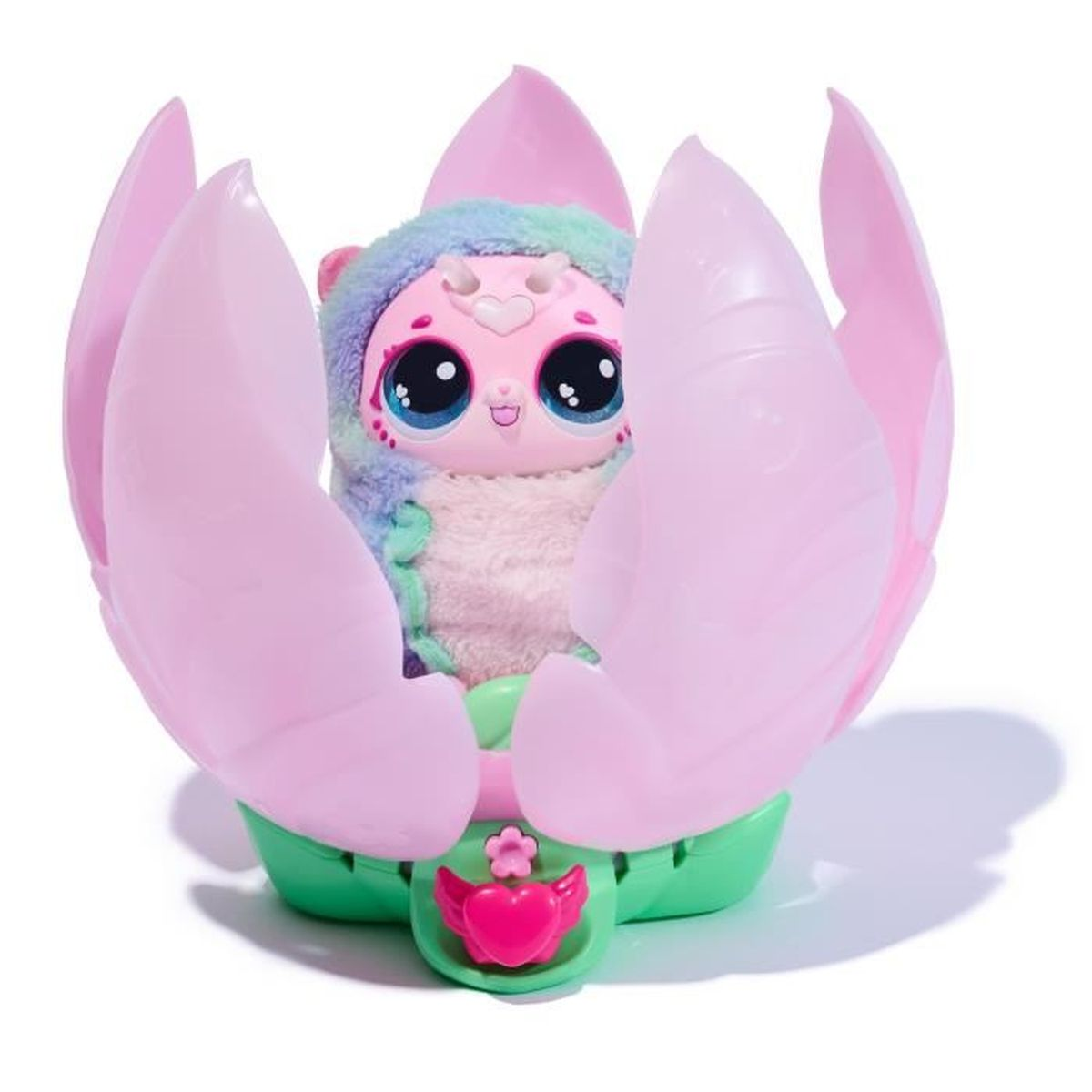 Un juguete esponjoso con ojos grandes dentro de una flor rosa.