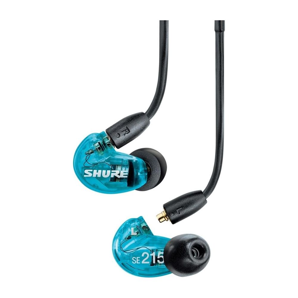Przezroczyste niebieskie słuchawki Shure SE215 z czarnymi kablami i końcówkami.