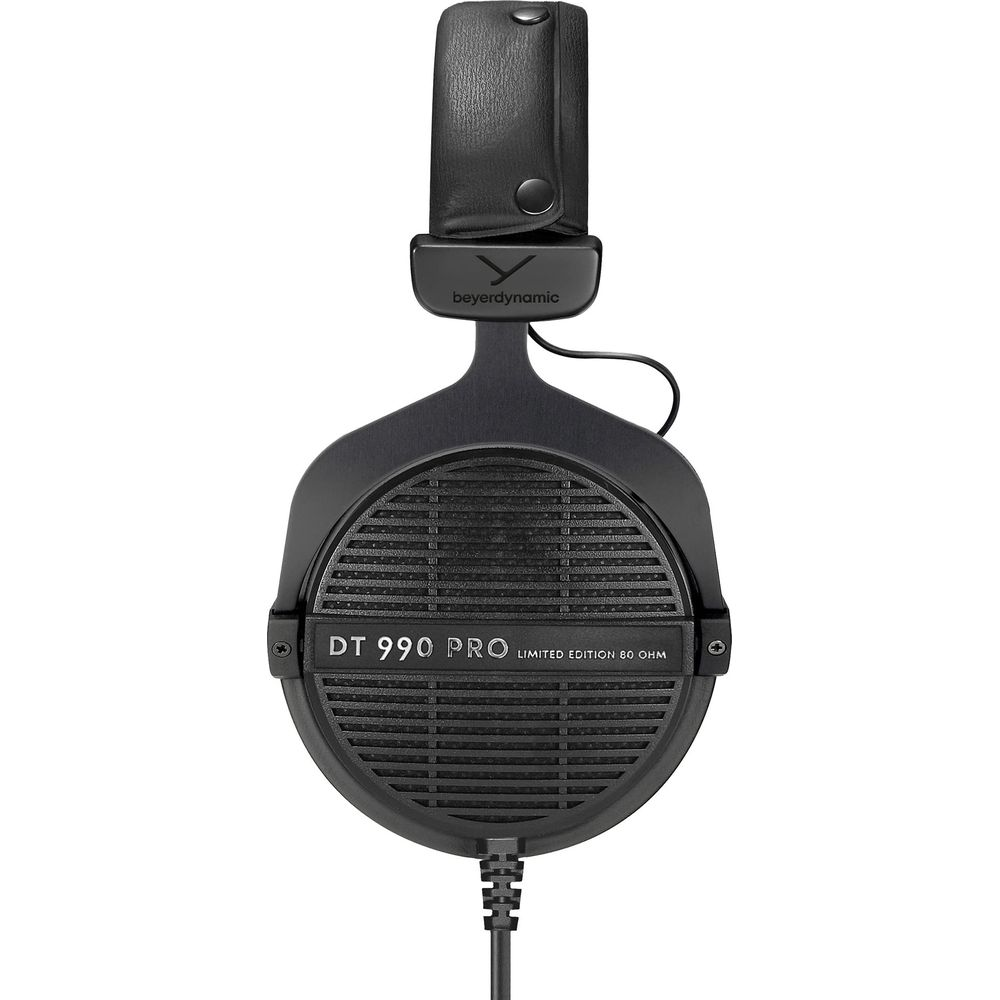 Czarne słuchawki Beyerdynamic DT 990 PRO z skórzanym pałąkiem i rowkowanymi nausznikami.