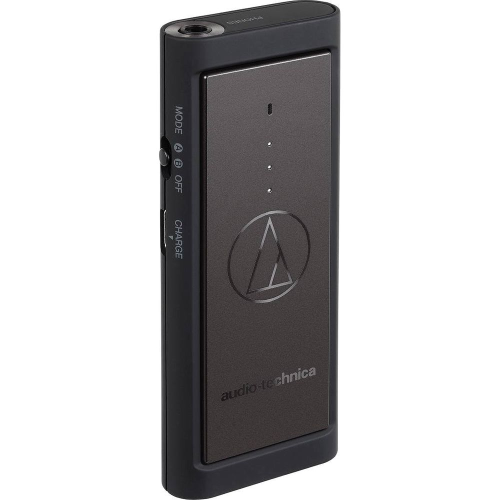 Dispositivo audio Audio-Technica nero con etichette e indicatore di carica.