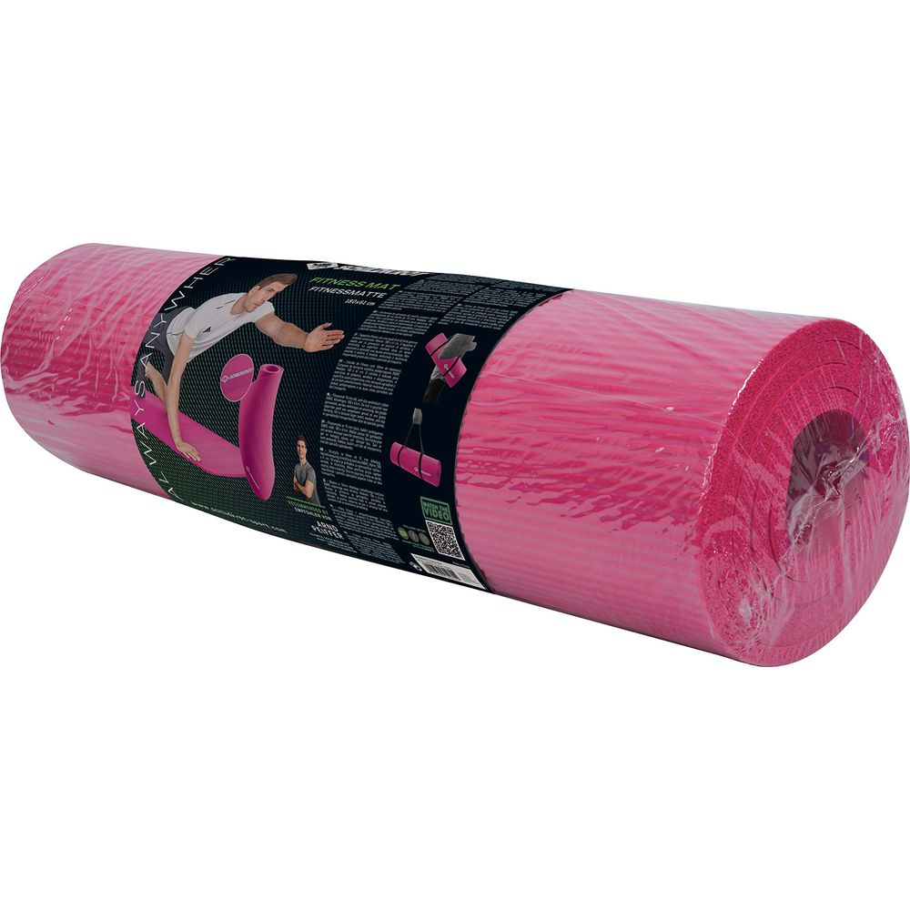 Un tapis de fitness rose enroulé avec des informations produit sur l'étiquette.