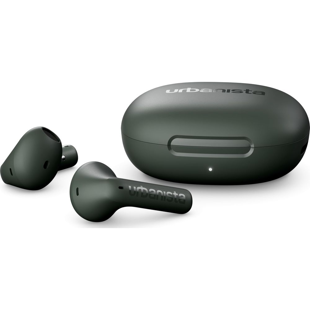 Ciemnozielone słuchawki i etui ładujące Urbanista na białym tle.