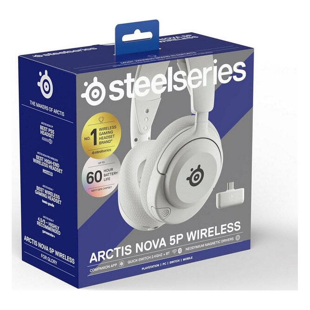 Scatola bianca per cuffie da gaming wireless SteelSeries Arctis Nova 5P con cuffie, specifiche e marchio in mostra.