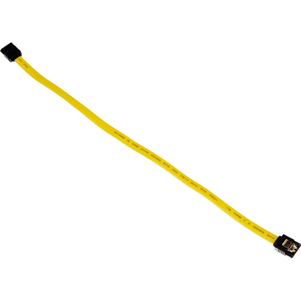 Un cavo SATA giallo con connettori neri a ciascuna estremità, su sfondo bianco.