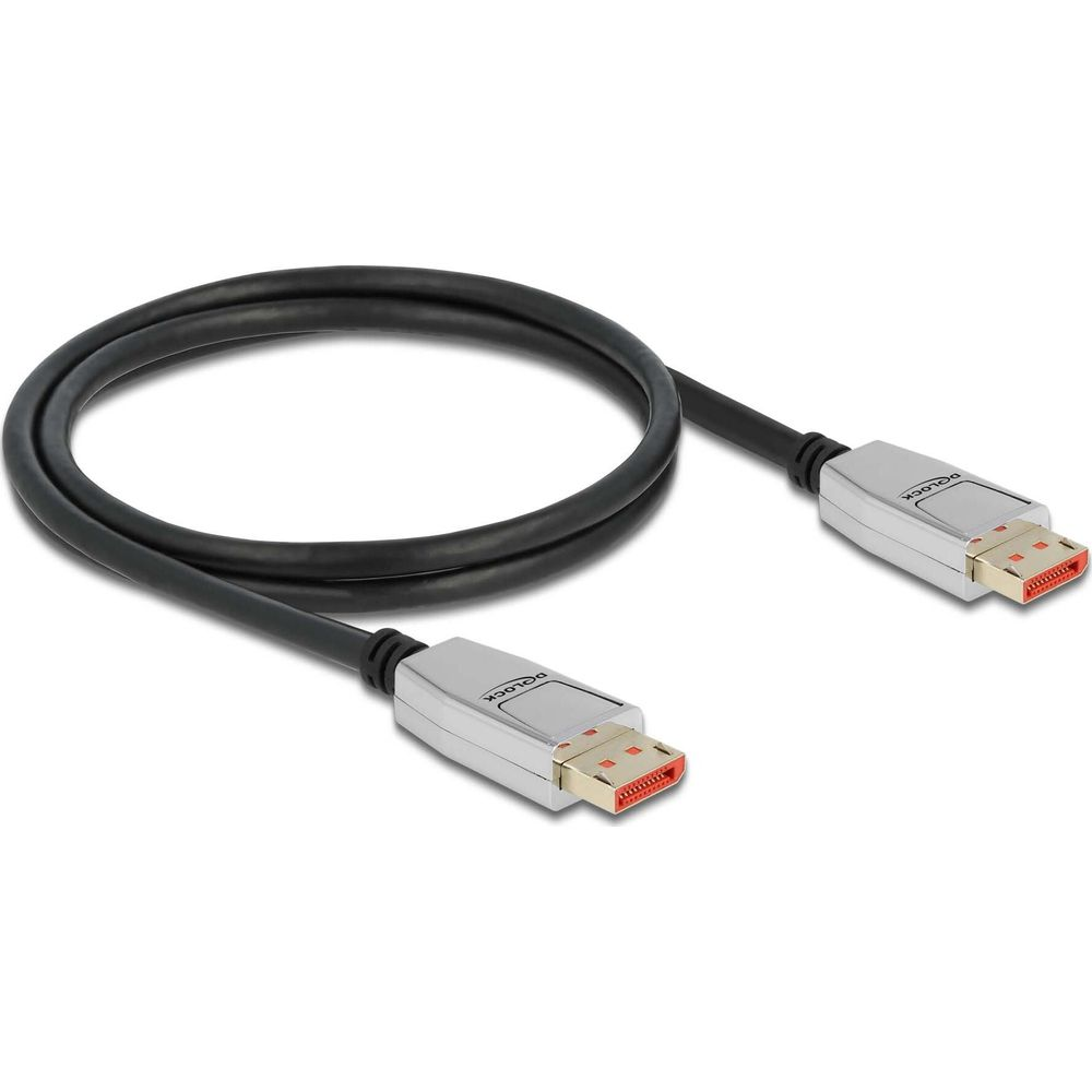 Ein schwarzes Kabel mit zwei silbernen DisplayPort-Steckern, auf weißem Hintergrund.