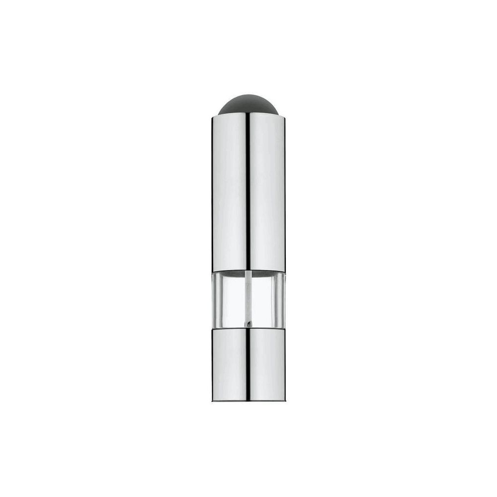 Ein glänzender Gewürzstreuer aus Metall und Glas mit dunklem Knopf oben.