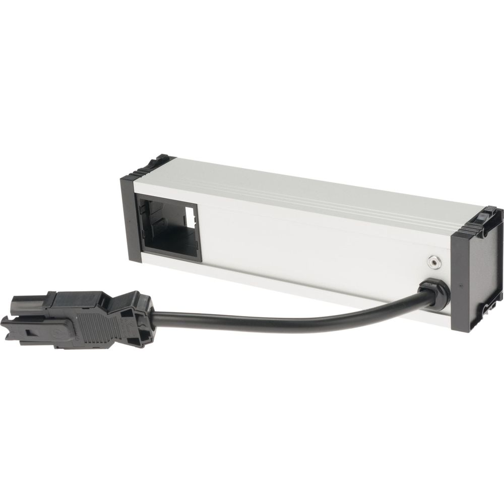Ein silbernes Gehäuse mit schwarzem Stecker und Kabel.
