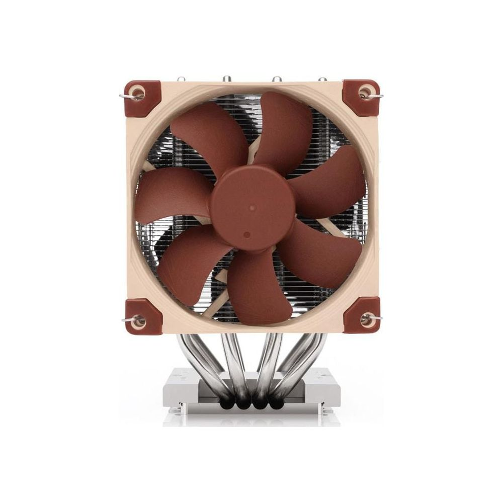 Un ventilateur marron avec ailettes de radiateur argentées et base métallique.