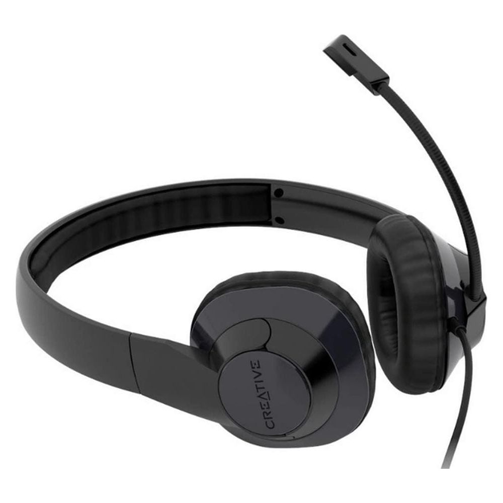 Czarne słuchawki Creative z mikrofonem na białym tle.