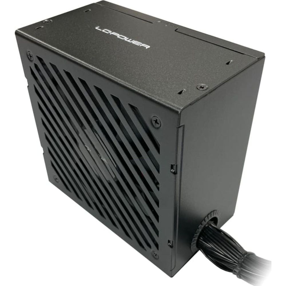 Fuente de alimentación negra con rejillas de ventilación y cables.