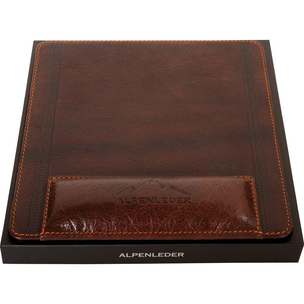 Tapis de bureau en cuir marron avec logo "ALPENLEDER" en relief.