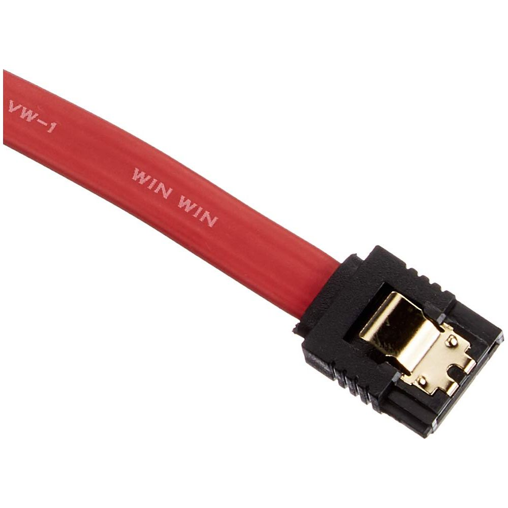 Rode SATA-kabel met zwarte connector en gouden contacten, gelabeld WIN WIN.