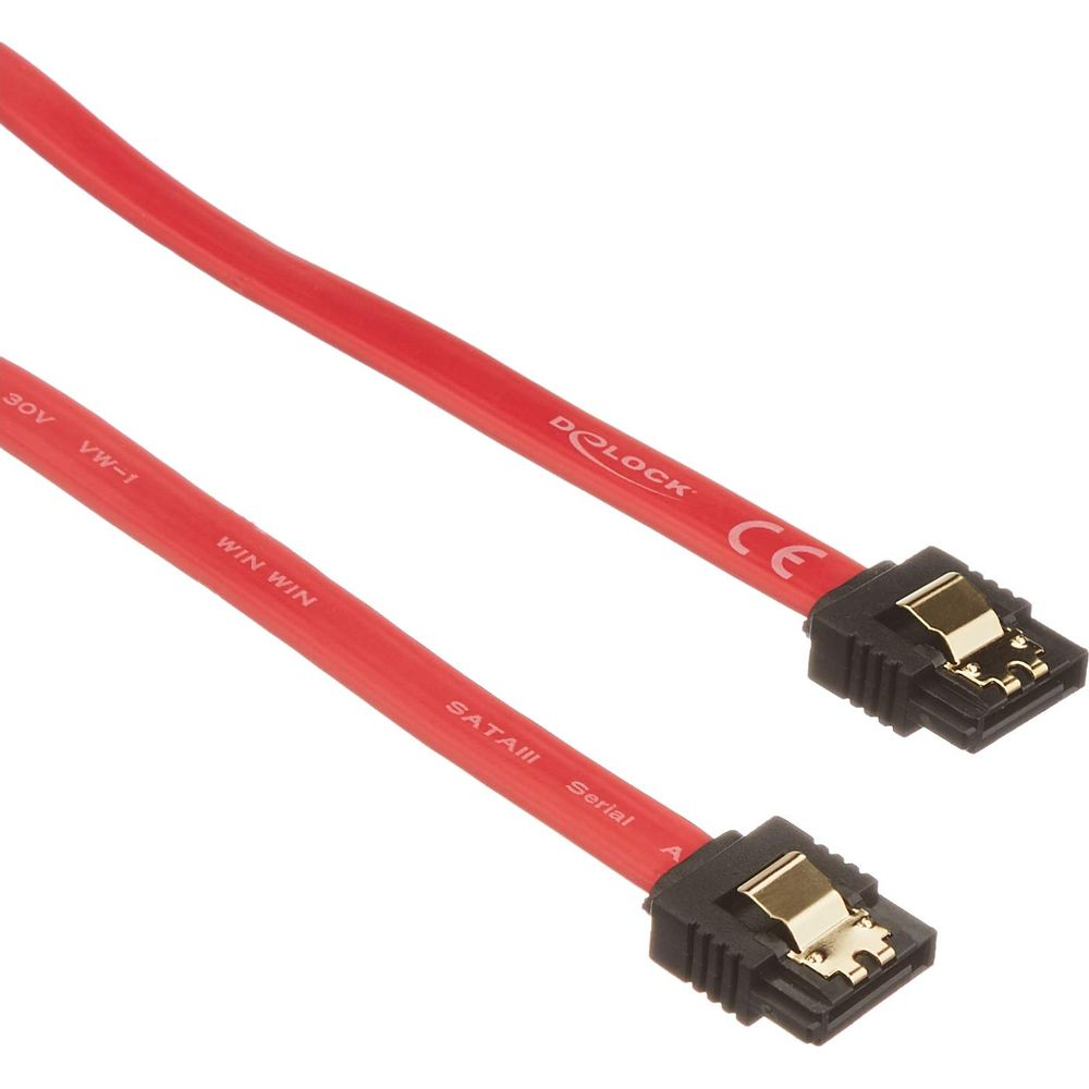 Due cavi SATA rossi con connettori neri e clip dorate.