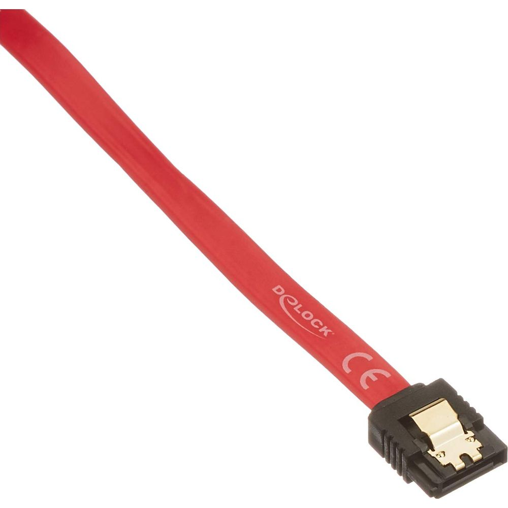 Un cavo SATA rosso con connettore nero e marchio CE.
