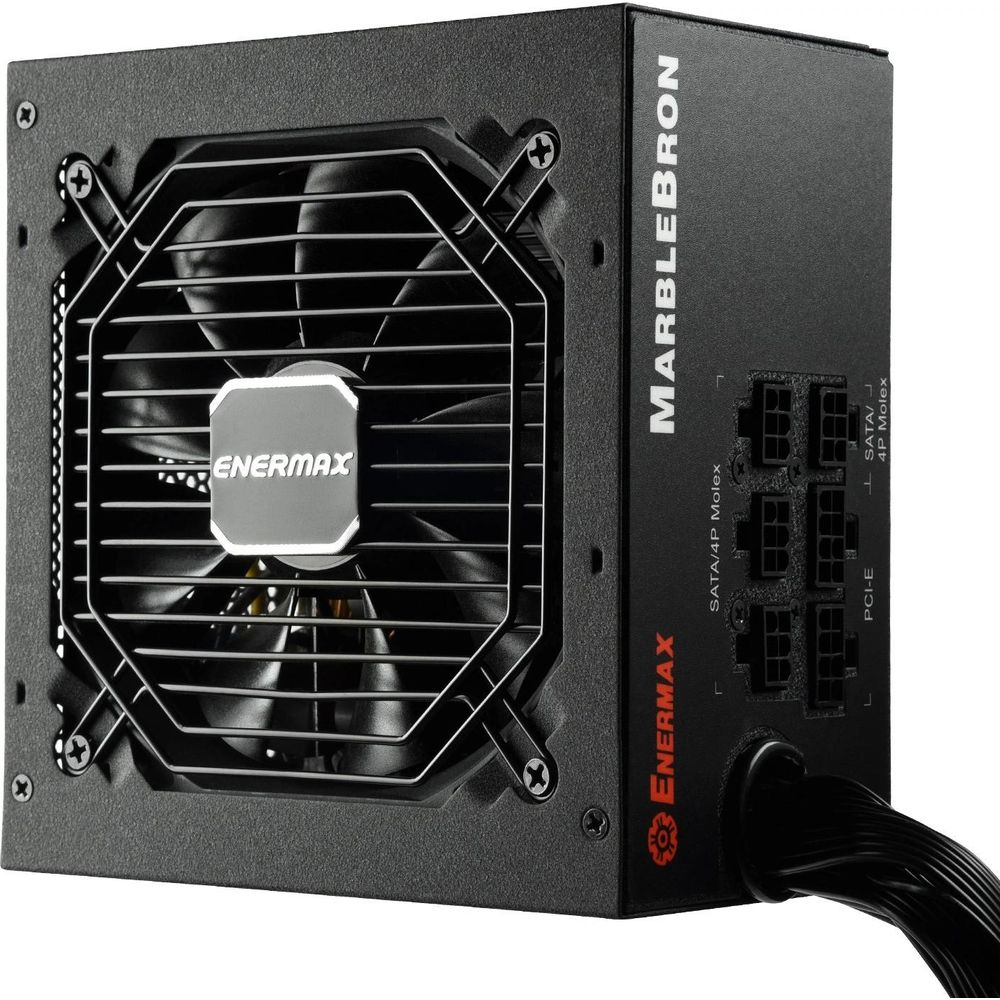 Alimentatore nero con ventola, logo ENERMAX e porte.