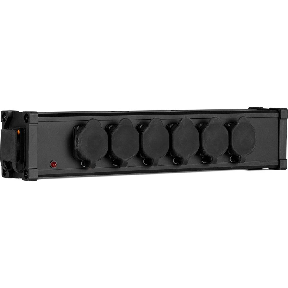 Regleta negra con seis enchufes y luz indicadora LED roja.