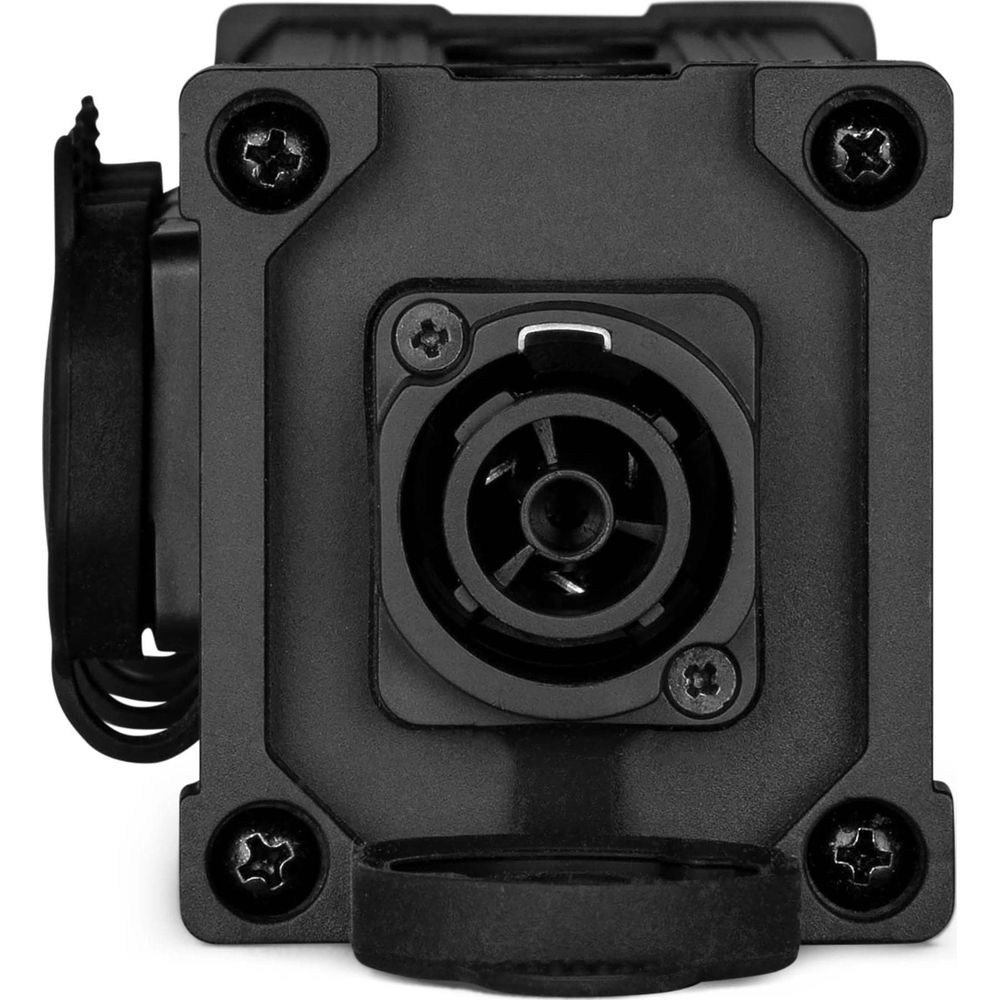 Conector negro con tornillos y cables, primer plano sobre fondo blanco.