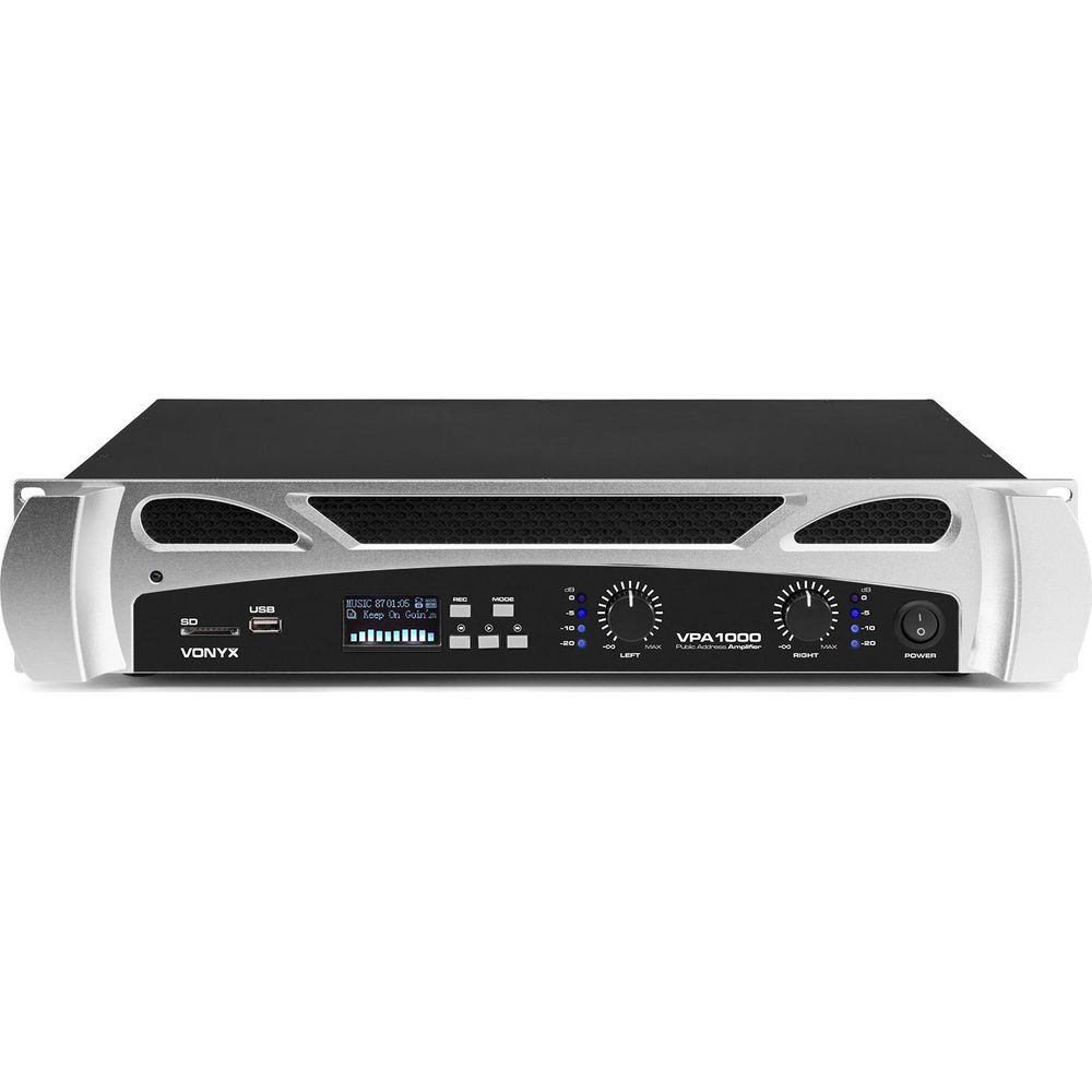 Un amplificatore VONYX VPA 1000 argentato con display, manopole e pulsante di accensione.