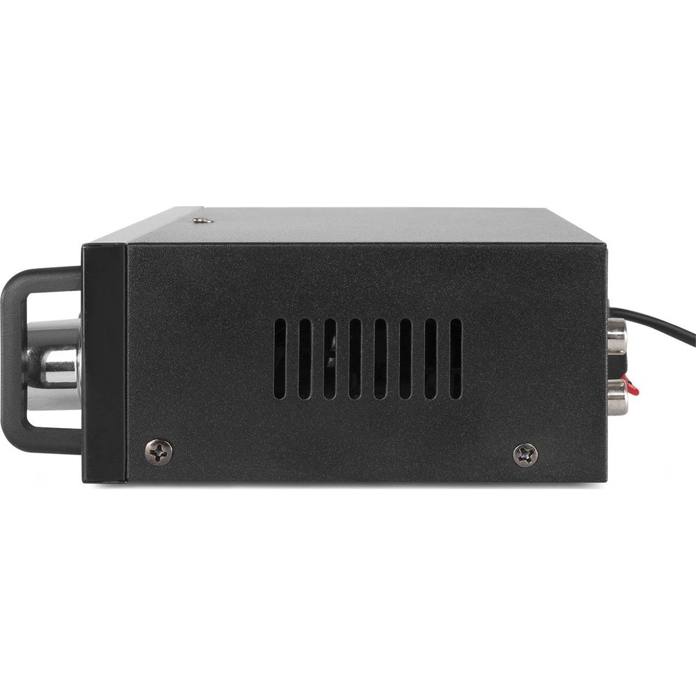 Dispositivo electrónico negro con rejillas de ventilación y conectores.