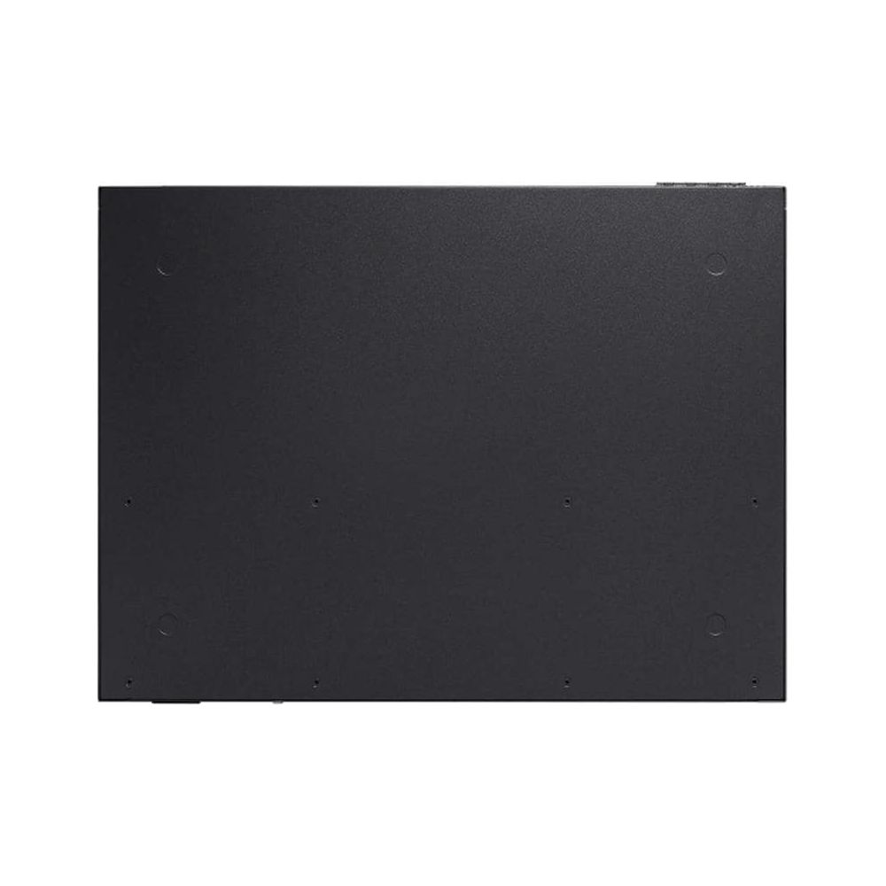 Schwarzes elektronisches Gerät mit Lüftungsschlitzen und Schraubenlöchern.