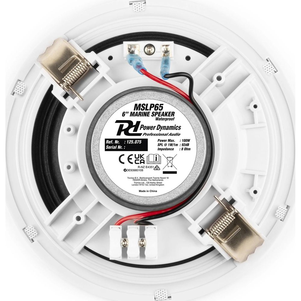 Un altavoz marino blanco de 6 pulgadas de Power Dynamics, modelo MSLP65.