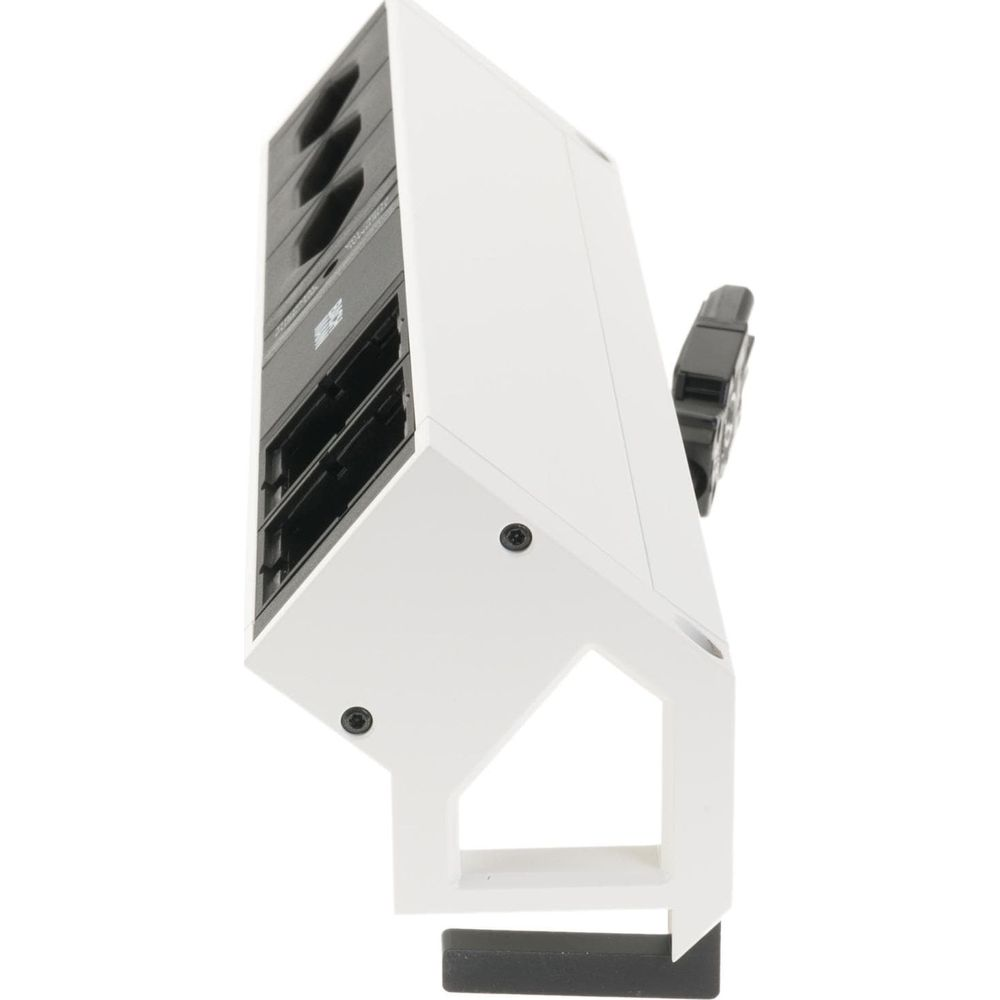 Un alloggiamento bianco con quattro slot neri e un connettore nero.