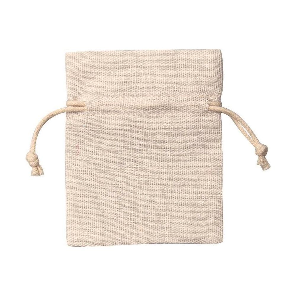 Beżowa lniana torba ze sznurkiem, na białym tle.