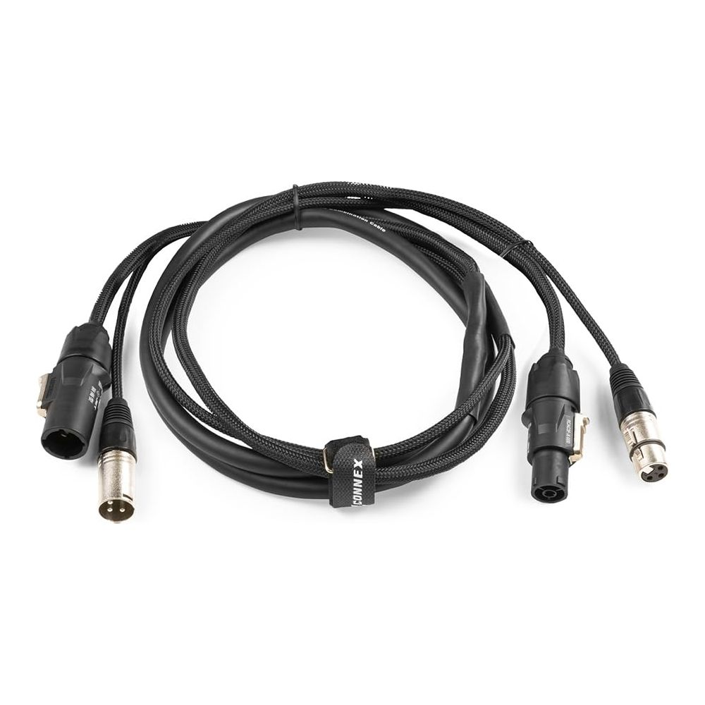 Cable de audio negro con conectores XLR y jack sobre fondo blanco.