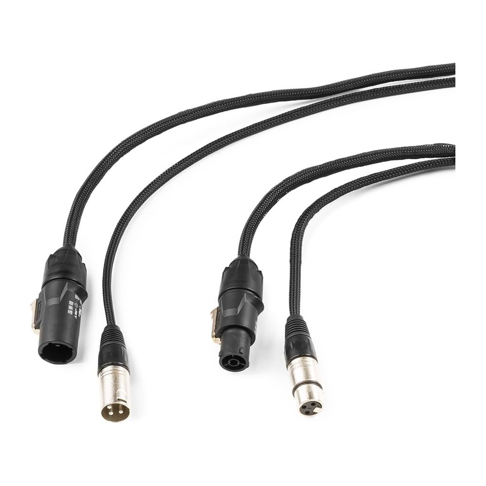 Tres cables de audio negros con conectores XLR sobre fondo blanco.