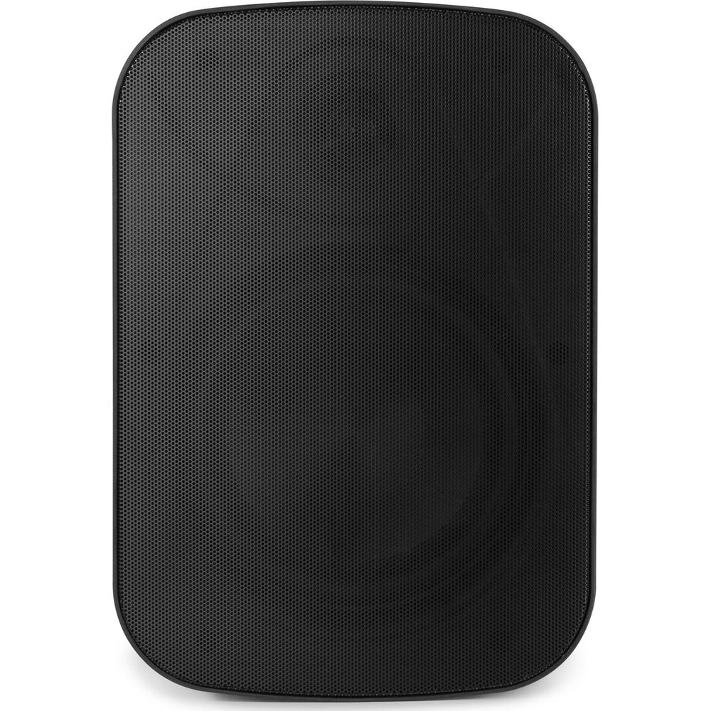 Altavoz negro con esquinas redondeadas y superficie frontal perforada.