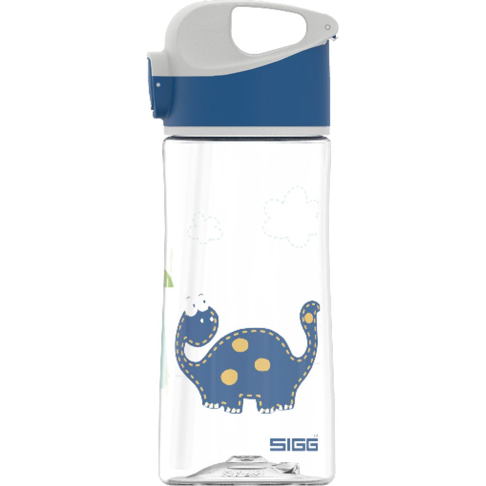 Eine blaue SIGG-Trinkflasche mit einem Dino-Aufdruck und Wolken.