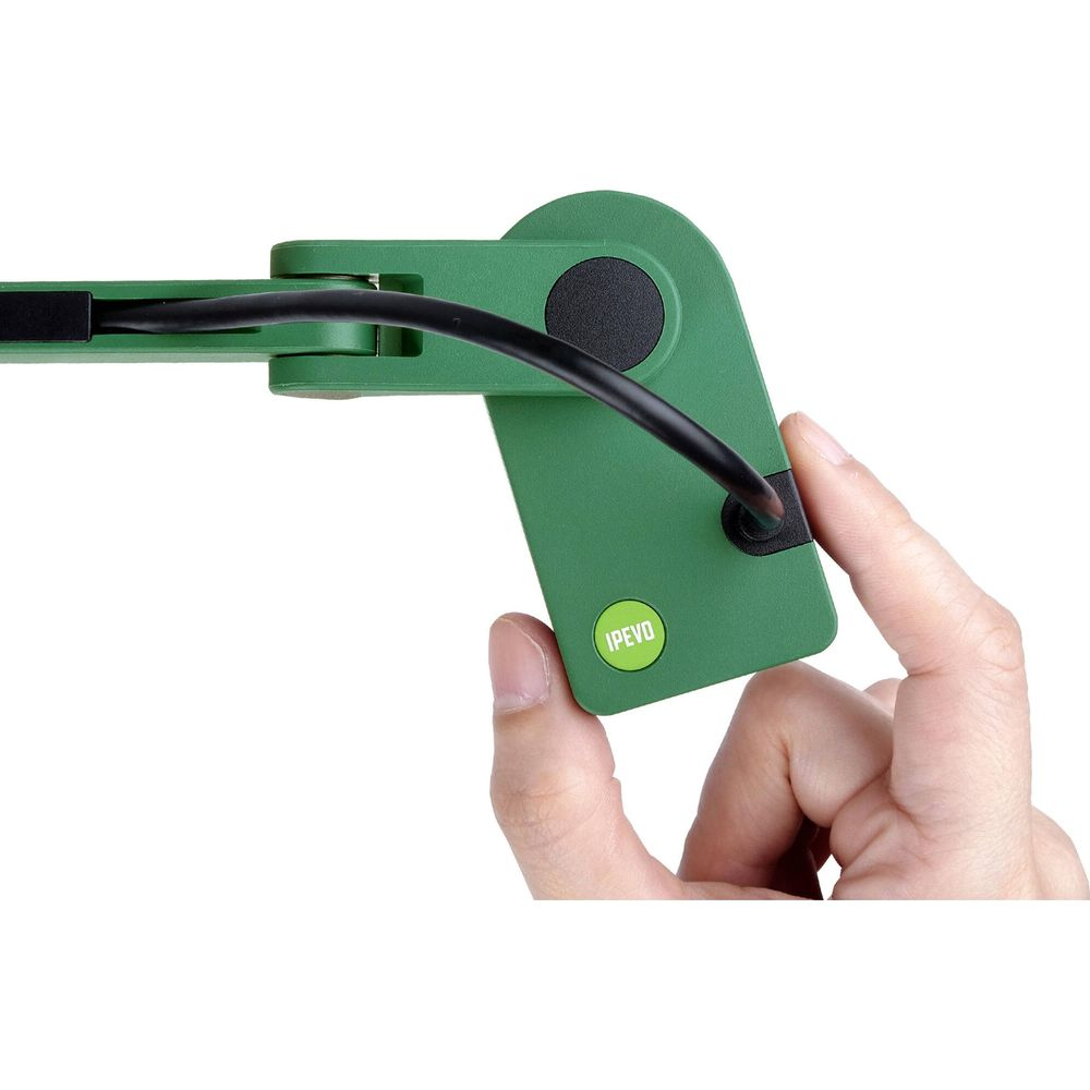 Una mano tiene un dispositivo verde con cavo nero. Logo IPEVO visibile.