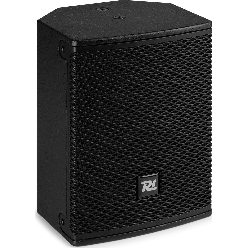 Altavoz negro con frente de rejilla y logo, sobre fondo blanco.