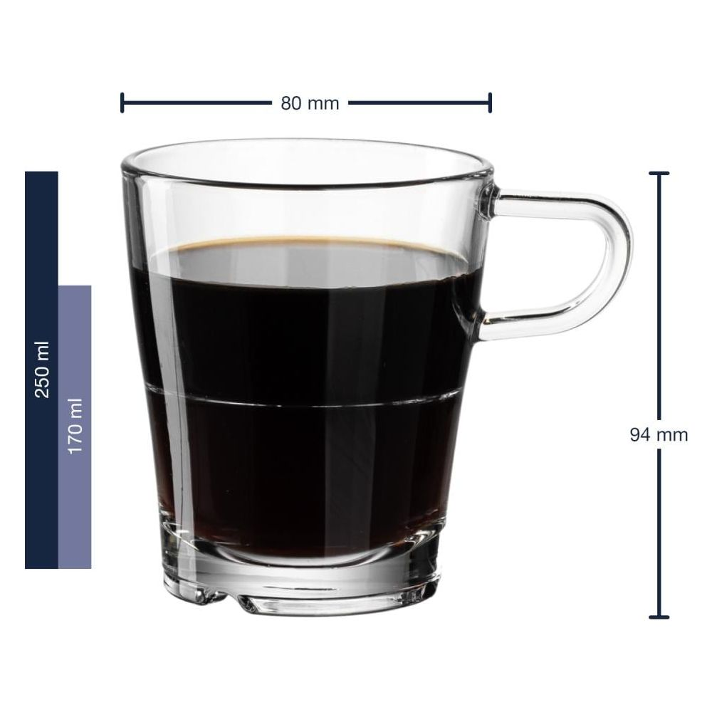Ein durchsichtiger Glasbecher mit schwarzem Kaffee, 80mm breit, 94mm hoch.