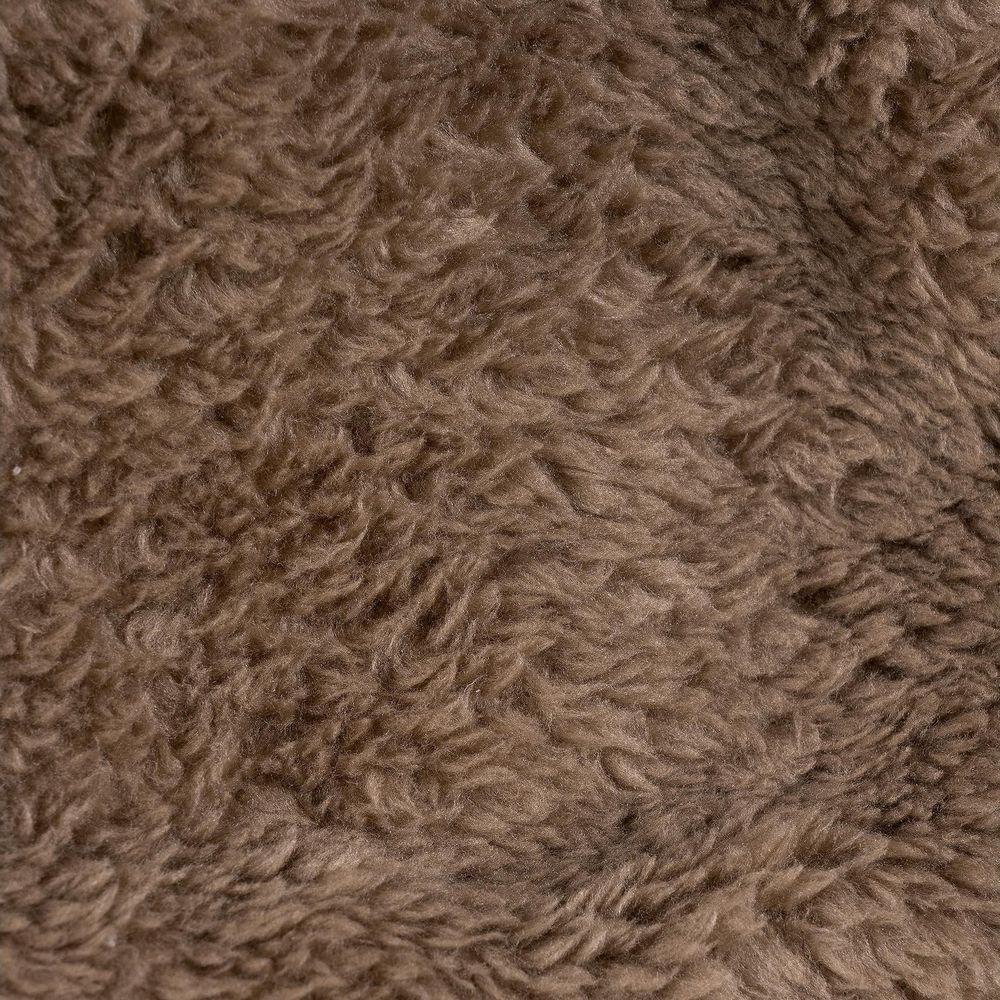 Nahaufnahme von braunem, flauschigem Teddyfell-Stoff.