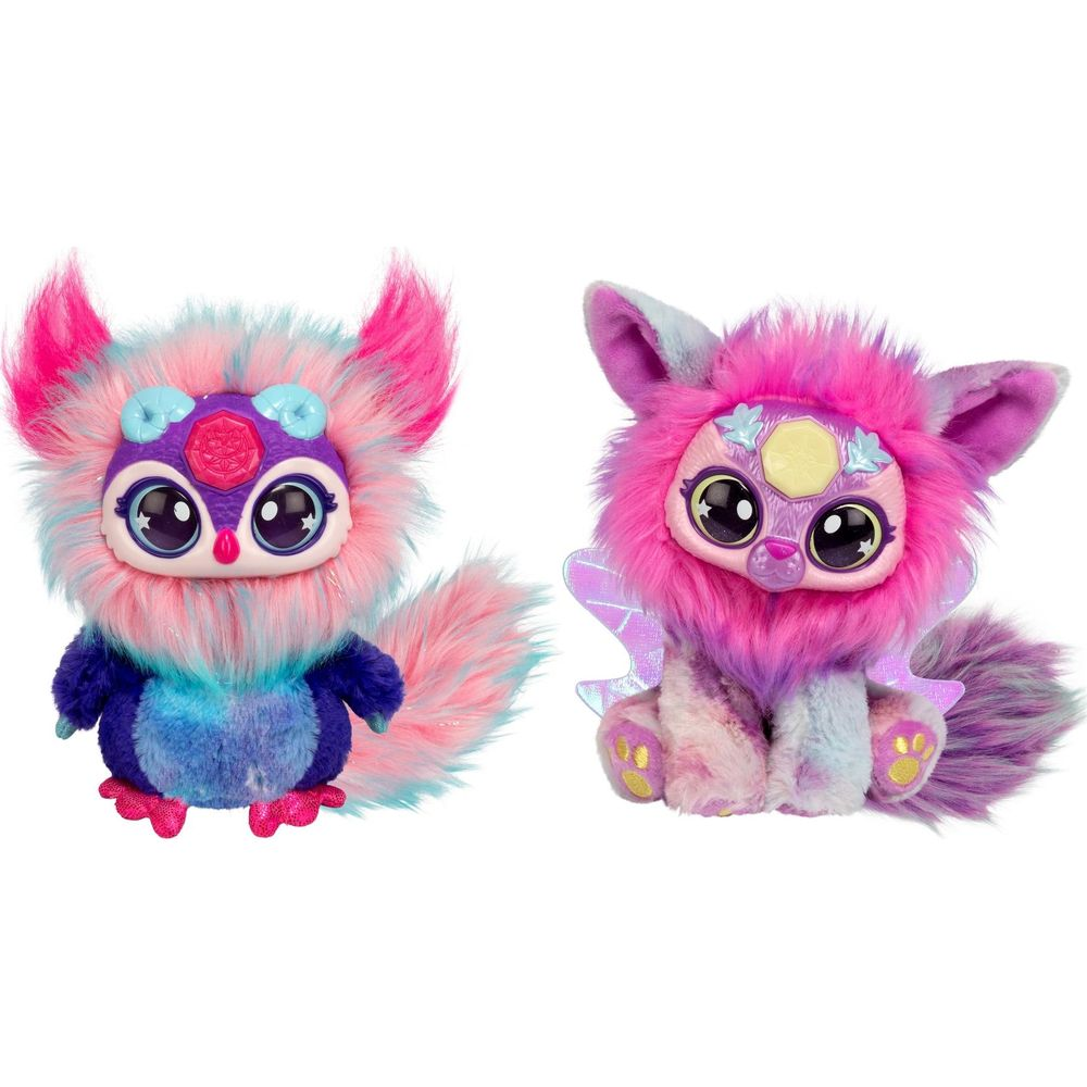 Zwei flauschige Spielzeugtiere mit großen Augen, eines blau/pink, das andere pink/lila.