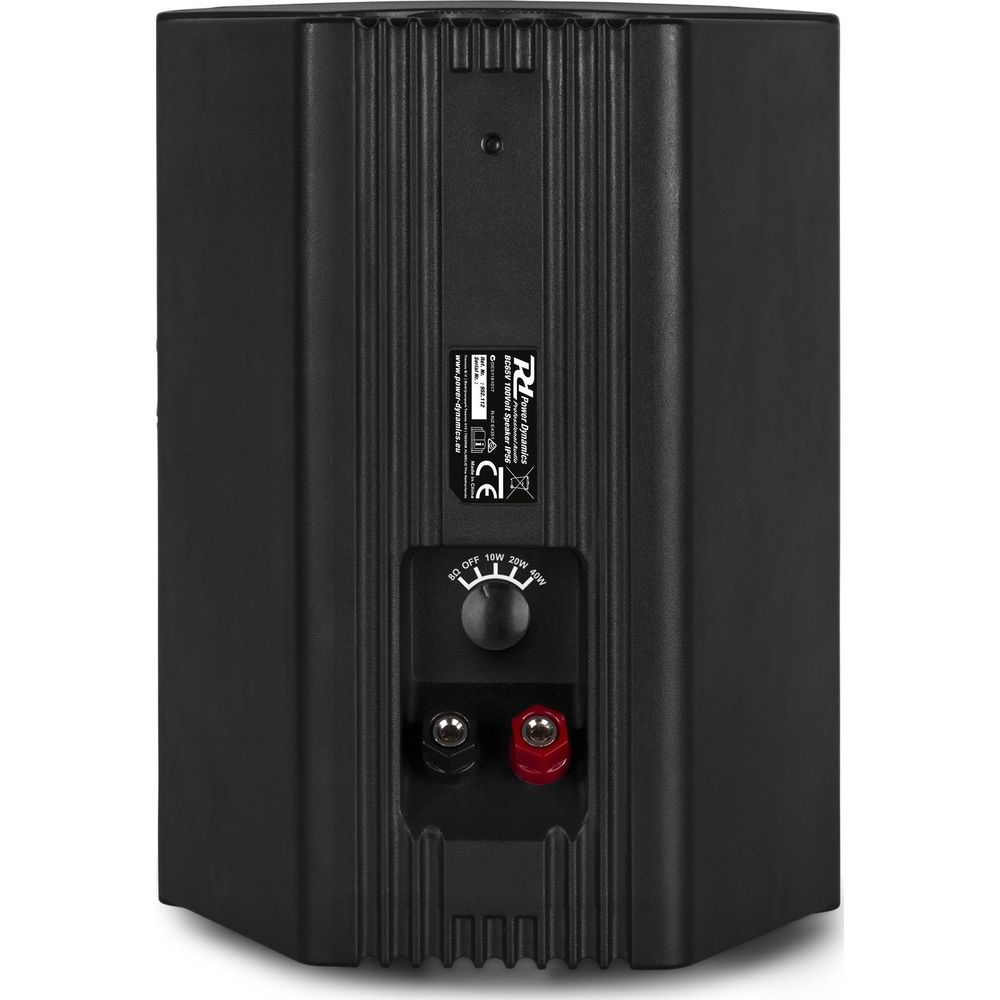 Altavoz negro con terminales de conexión y dial de potencia.