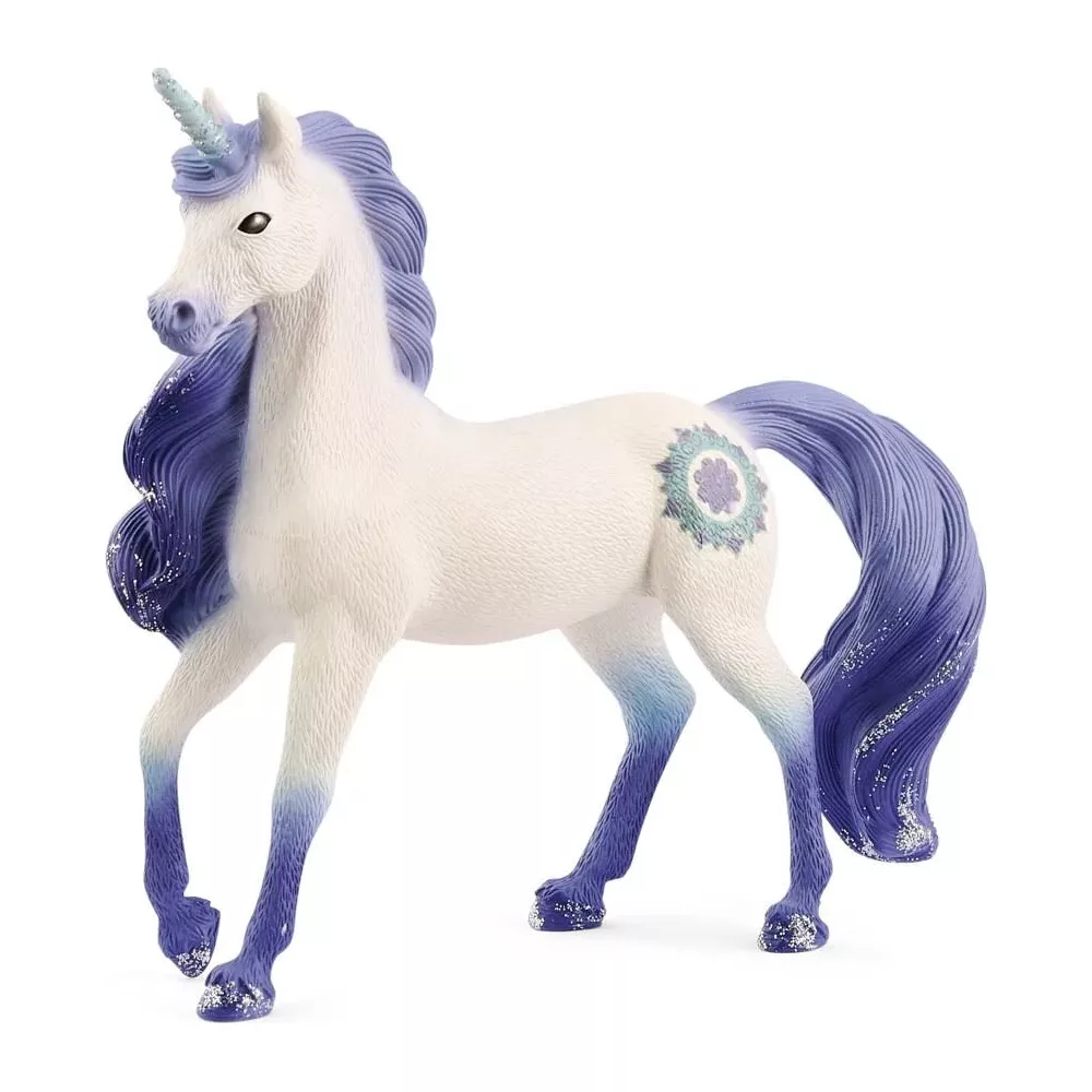 Un unicorno bianco con criniera e coda viola, zampe blu e glitter.
