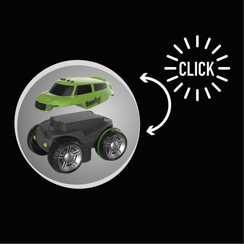 Grünes Spielzeugauto über schwarzem Fahrgestell mit Rädern. Klick-Symbol.