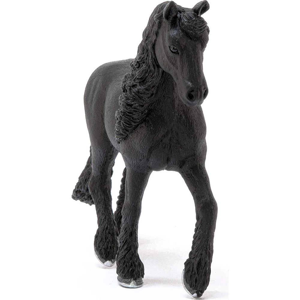 Un modello di cavallo nero con criniera lunga su sfondo bianco.