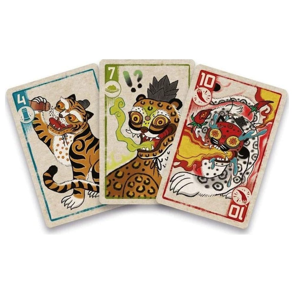 Trois cartes à jouer représentant des félins stylisés : tigre, léopard, léopard des neiges.