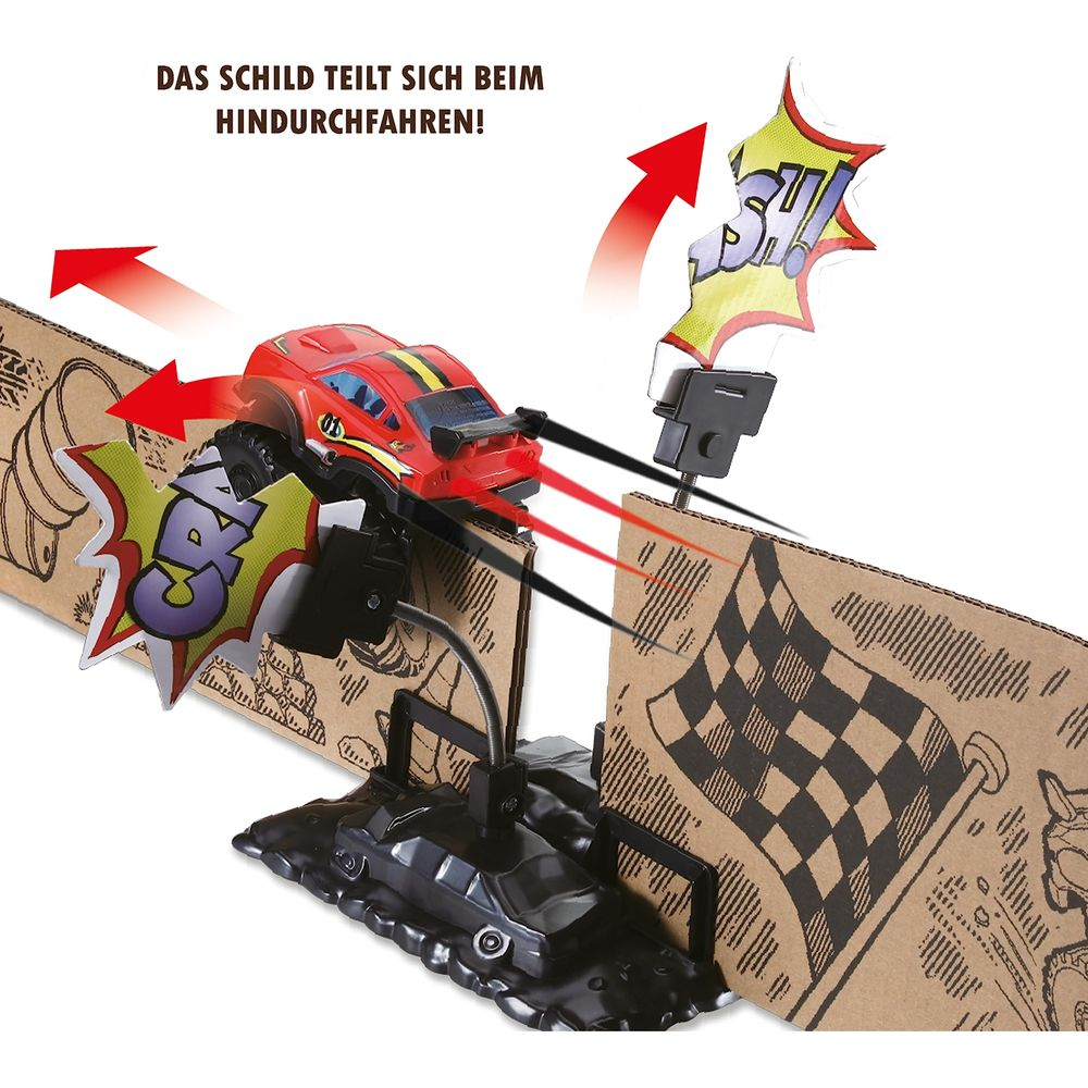 Ein rotes Spielzeugauto fährt durch ein zerbrechliches Schild und über eine Zielflagge.